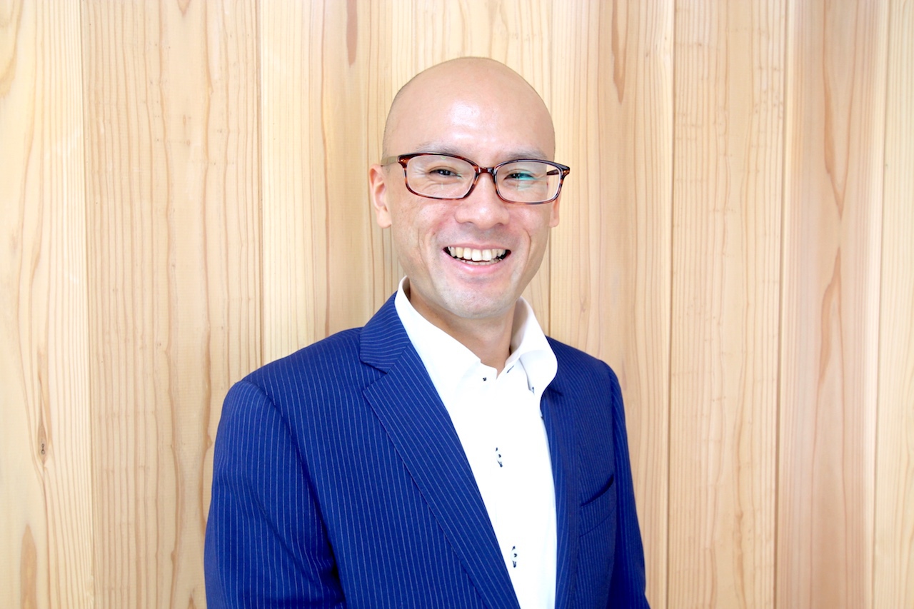 織田昌典(写真)